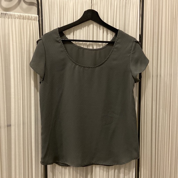 EUC - Dynamite Textured T-Shirt - Size Small - Picture 2 of 4